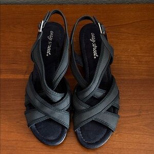Women’s easy street navy blue sandals / shoes Size 8